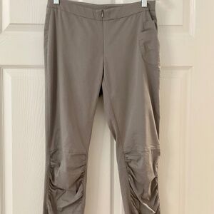 Porto San Francisco Pants Womens Size 2 Shuffle Crop Ruched Knee Gray Zip Front